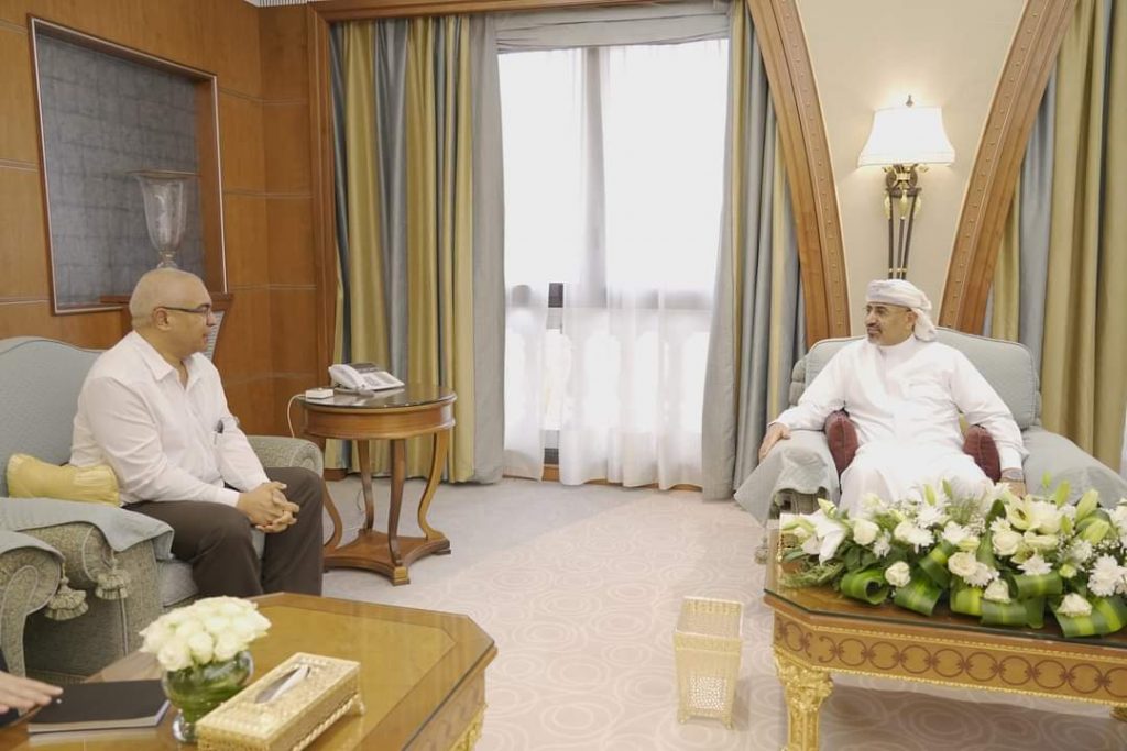 الرئيس الزُبيدي يشيد بالعلاقات التاريخية بين بلادنا وجمهورية كوبا