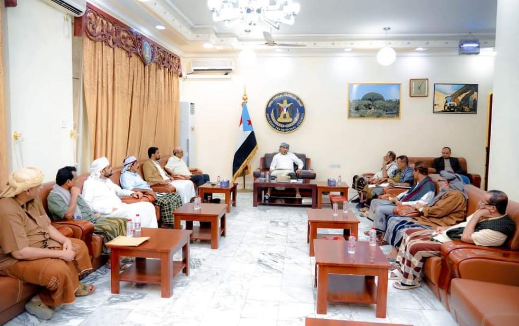 الرئيس القائد عيدروس الزُبيدي يطّلع من أعضاء الجمعية الوطنية بالمهرة على مستجدات الأوضاع في المحافظة