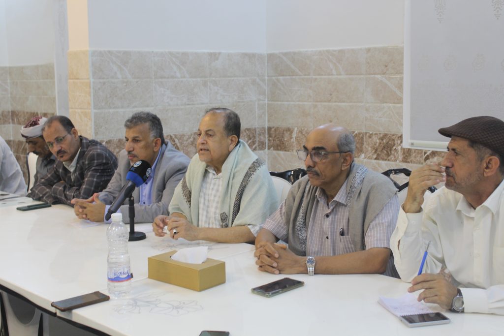 فريق الحوار الوطني يلتقي الهيئة العسكرية و الضباط الجنوبيين و سعدان يوكد على تمكين ابناء المهرة من ادارة شؤنهم