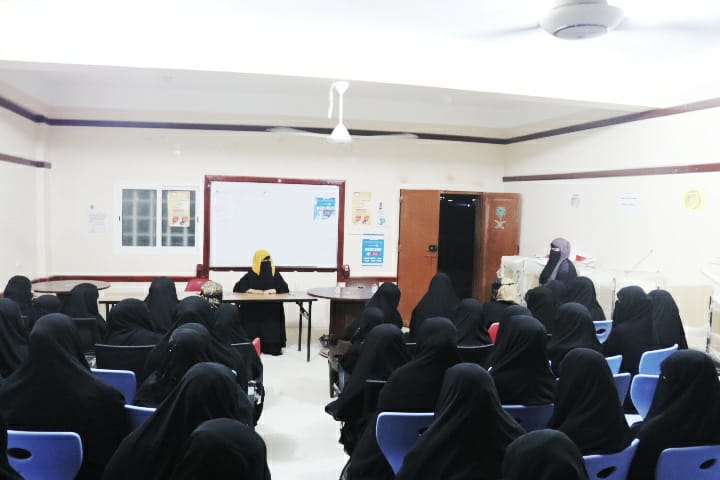 اجتماع نسوي موسع يناقش دور المرأة في التوعية المجتمعية بقشن