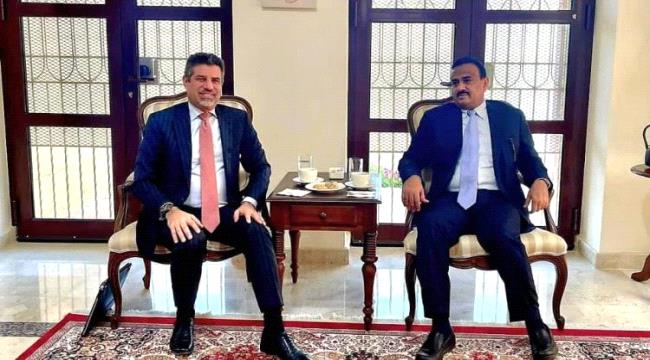شبوة .. المحافظ ابن الوزير يلتقي السفير الامريكي لدى اليمن<p>