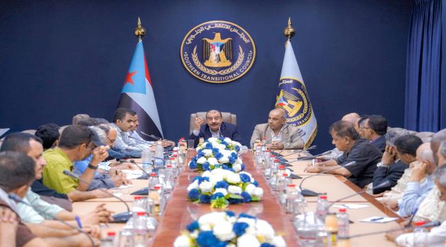 بن بريك يعقد اجتماعا مشتركا بالهيئتين التنفيذيتين في العاصمة عدن ومحافظة أبين