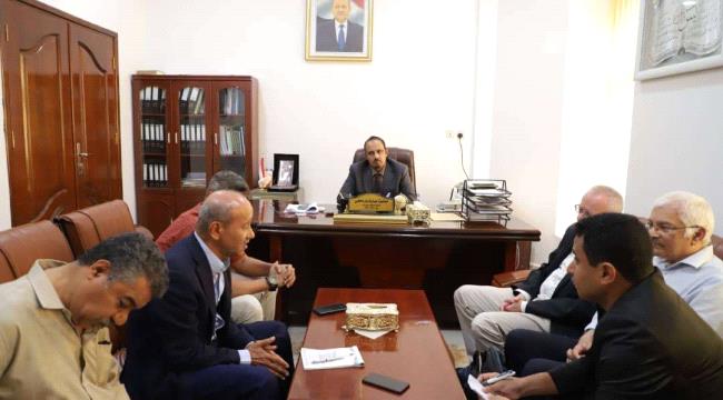 حضرموت .. بن ماضي  يبحث عروضا لتنفيذ مشاريع للطاقة الشمسية بالمحافظة