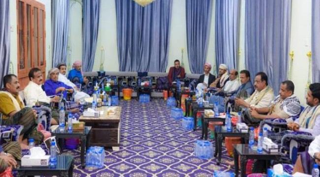 المحافظ ابن الوزير يناقش الهموم والمتطلبات الخدمية للمديريات الشرقية بشبوة