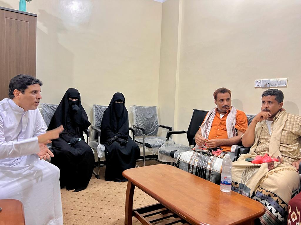 الشيخ راجح باكريت يبحث سبل دعم المجالات الخدمية والتعليمية في مديرية المسيلة