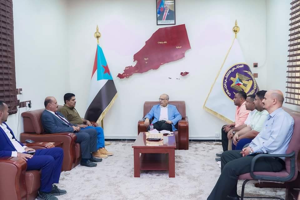 الكثيري يناقش مع المحمدي الخطط والبرامج المستقبلية لتنفيذية انتقالي حضرموت