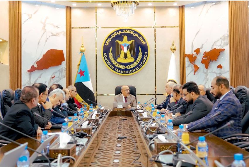 هيئة رئاسة الأنتقالي تقف على أداء أعضاء المجلس في الحكومة