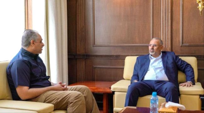 الرئيس عيدروس الزُبيدي يوجّه صندوق صيانة الطرق والجسور باستلام محطات الوزن وإدارتها