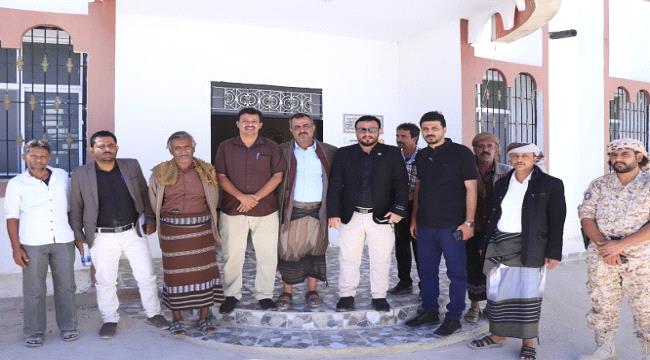 رئيس انتقالي شبوة يزور مكتب الصناعة والتجارة بالمحافظة ويشدد على مراقبة الأسعار