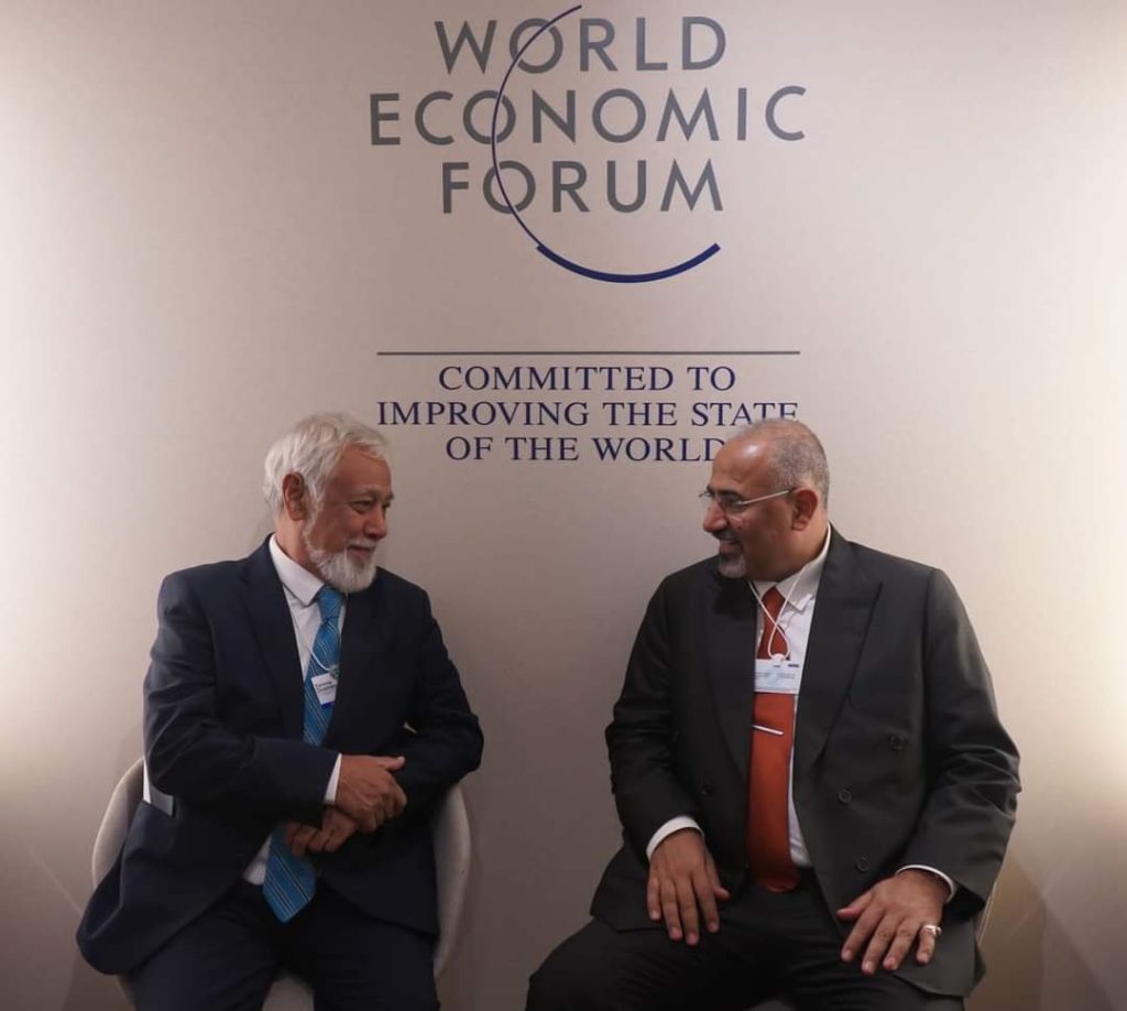 الرئيس الزُبيدي يواصل مباحثاته مع رؤساء الوفود المشاركة في منتدى “دافوس” الاقتصادي