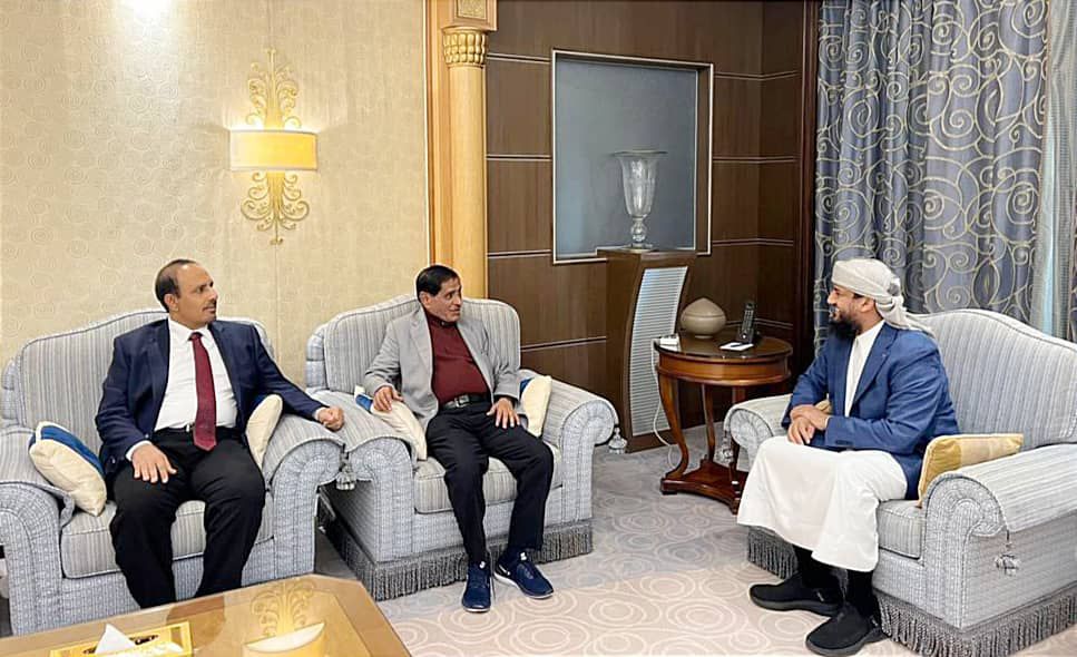 عضوا مجلس القيادة الرئاسي البحسني والمحرمي يبحثان مع محافظ حضرموت أوضاع المحافظة وحقوقها