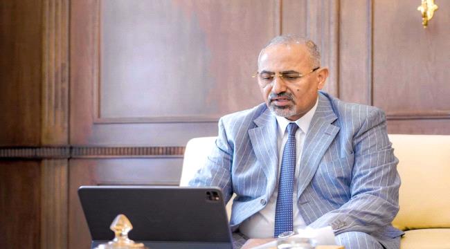 الرئيس عيدروس الزُبيدي يناقش مع السفير الأمريكي مستجدات الأوضاع الإنسانية والسياسية في بلادنا