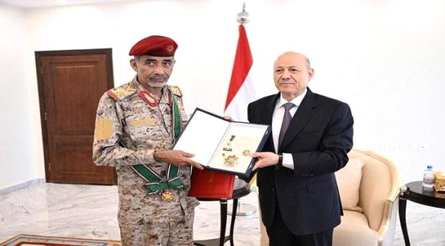 تعيين الفريق محمود الصبيحي مستشارا لرئيس مجلس القيادة الرئاسي لشؤون الدفاع والأمن