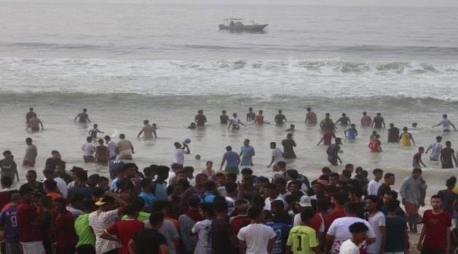 خفر السواحل تنقذ ثلاث اشخاص من الغرق في المكلا