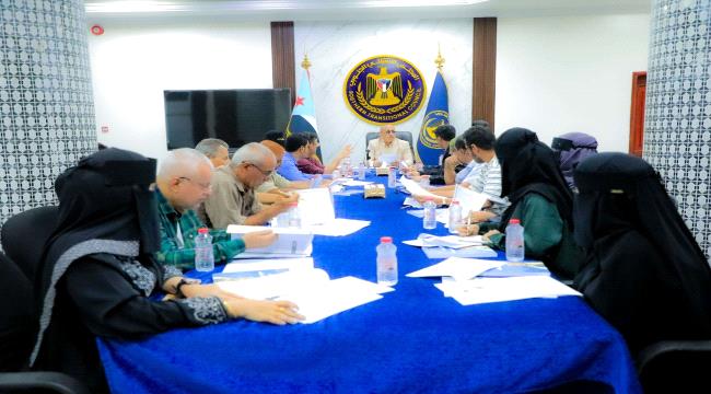 الأمانة العامة تناقش مستوى الانضباط الوظيفي وتقرير الأداء التنظيمي لدوائرها