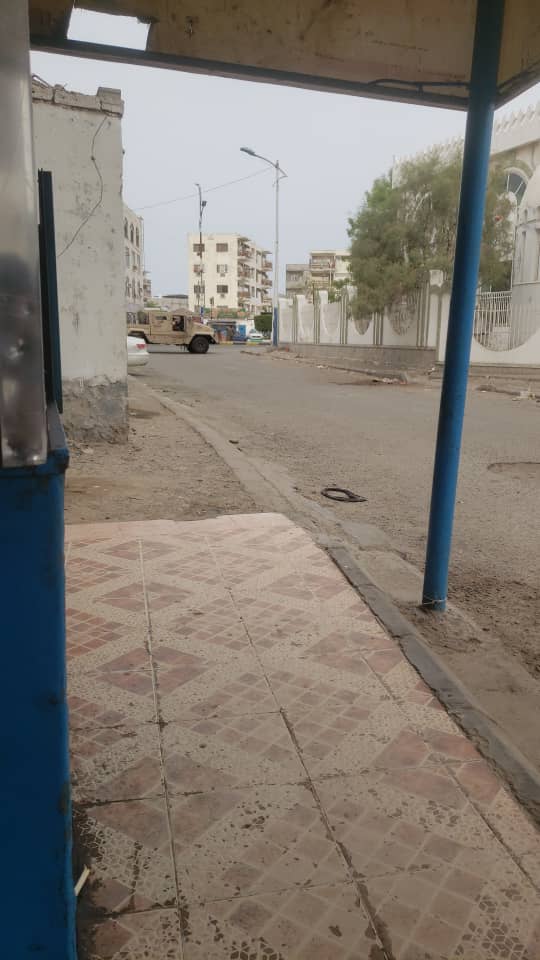 مصدر أمني  : اصابة جندي برصاص مسلحين خارجين عن القانون قاموا باطلاق النار على النقاط الأمنية بخور مكسر