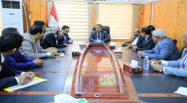 فريق التواصل وتعزيز الوعي السياسي بالمجلس الانتقالي يلتقي وكيل محافظة حضرموت لشؤون الوادي والصحراء