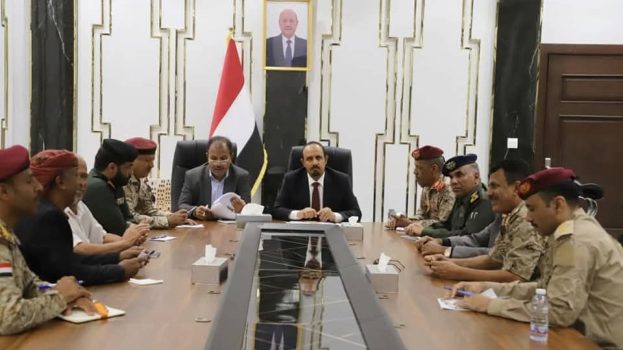 اللجنة الأمنية بحضرموت تُحذّر من خلق بؤر توتر وتجنيد ونقاط عسكرية خارج الأطر الرسمية وتؤكد أنها ستقف بحزم ضد من يتقمّص دور الدولة