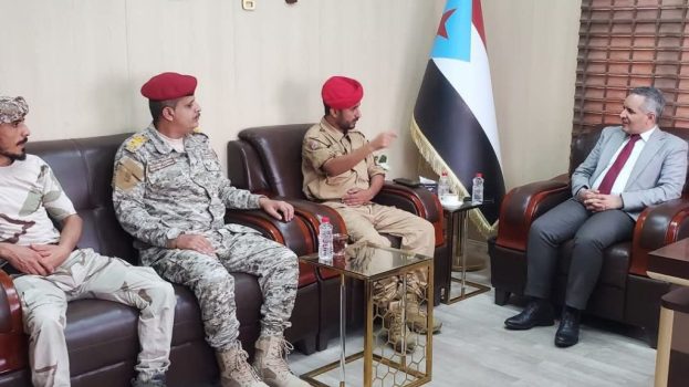 نائب رئيس الهيئة الوطنية للإعلام يلتقي العميد أكرم الحنشي ويشيد بانتصارات محور يافع