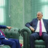 الرئيس الزُبيدي يشدد على تسريع وتيرة الأداء الحكومي في القطاعين الاقتصادي والخدمي