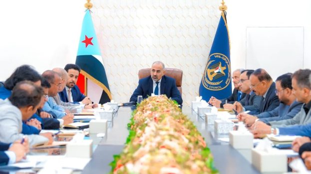 القيادة التنفيذية العليا تبحث ترتيبات مؤتمري المانحين والاقتصادي وتشيد بجهود ضبط الأسعار