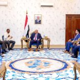 الرئيس الزُبيدي يُحذر من تنامي التخادم بين مليشيا الحوثي وحركة الشباب الصومالية وتنظيم القاعدة