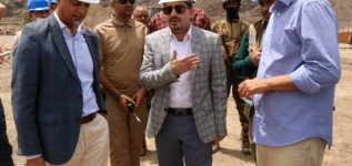 نائب وزير المياه والبيئة يطلع على نشاط مؤسسة المياه بعدن ويتفقد عدداً من المشاريع