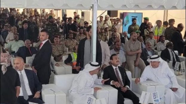 الرئيس عيدروس الزًبيدي يفتتح محطة الطاقة الشمسية في شبوة رسميا