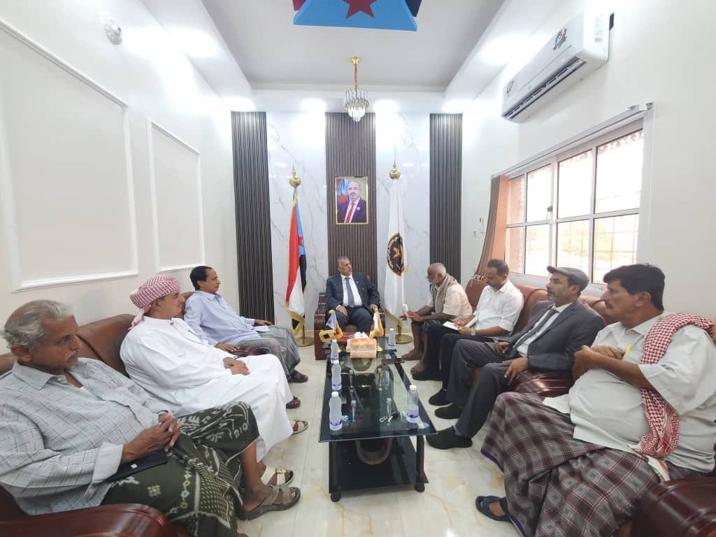 فريق التوجيه والرقابة الرئاسي يلتقي بالهيئة العسكرية الجنوبية في المهرة