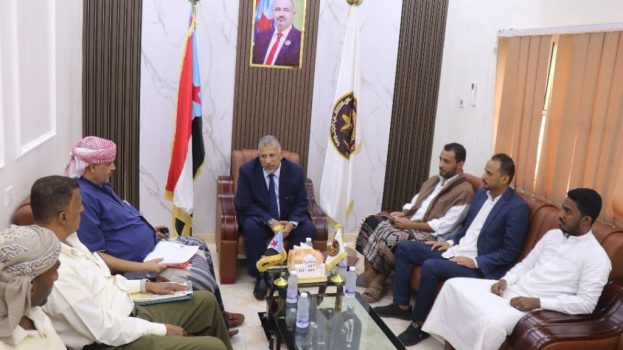 فريق التوجيه والرقابة الرئاسي يطلع على سير العمل الإداري والمالي بانتقالي المهرة