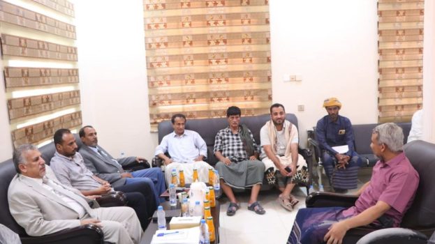 فريق التوجيه والرقابة الرئاسي يلتقي إدارة المؤسسة العامة للكهرباء بمحافظة المهرة