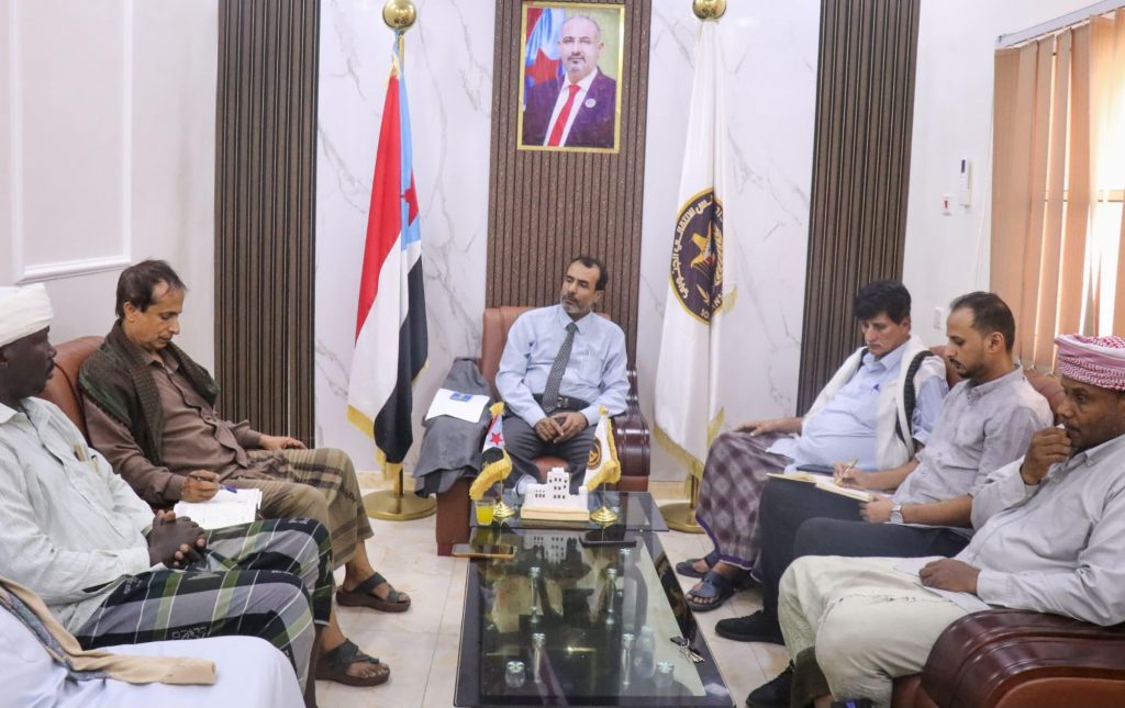 فريق التوجيه والرقابة الرئاسي يطّلع على نشاط إدارة التعليم بانتقالي محافظة المهرة