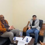نائب وزير المياه والبيئة يلتقي نائب رئيس مكتب الأمم المتحدة لتنسيق الشؤون الانسانية (أوتشا) في اليمن لمناقشة آليات الاستجابة الإنسانية للكوارث