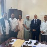 فريق التوجيه والرقابة الرئاسي يلتقي مدير الشؤون القانونية بديوان محافظ محافظة المهرة