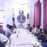 فريق التوجيه والرقابة الرئاسي يلتقي بممثلي منظمات المجتمع المدني في المهرة