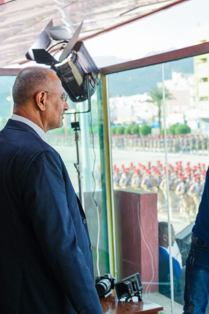 الرئيس القائد عيدروس الزُبيدي يشهد عرضا عسكريا مهيبا للقوات المسلحة الجنوبية احتفاءً بالعيد الـ58 للاستقلال الوطني 30 نوفمبر