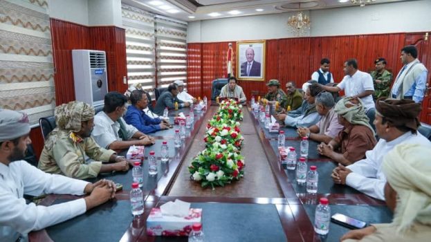 محافظ المهرة يلتقي اللواء باعش وقيادات المجلس الانتقالي ويؤكد أهمية توحيد الجهود للحفاظ على الأمن والاستقرار