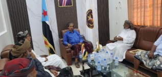 رئيس تنفيذية انتقالي المهرة يلتقي عدد من الضباط لمناقشة مستجدات الأوضاع الأمنية