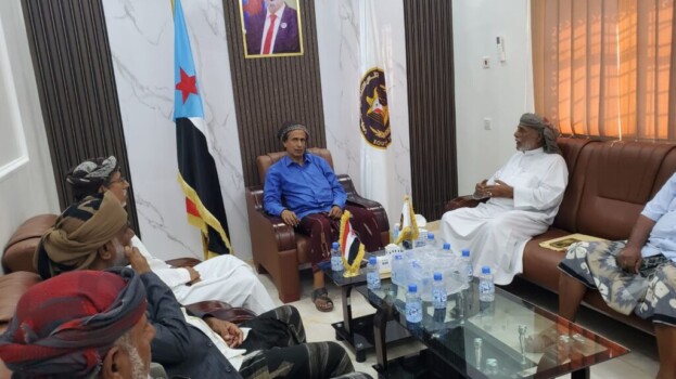 رئيس تنفيذية انتقالي المهرة يلتقي عدد من الضباط لمناقشة مستجدات الأوضاع الأمنية